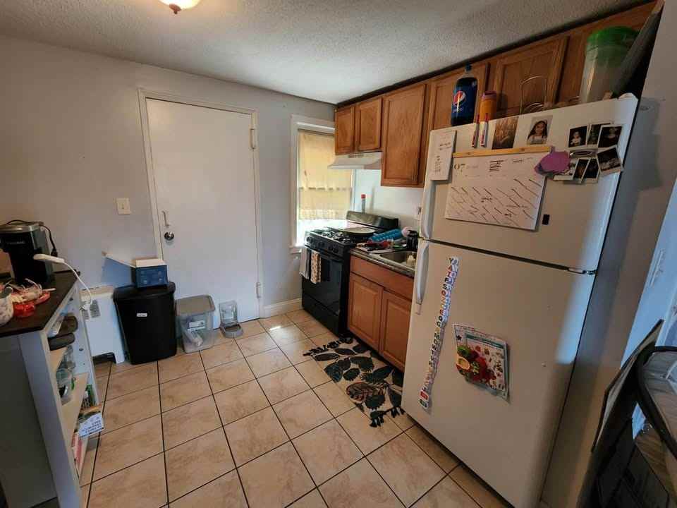 938 Wethersfield Ave #4 - Photo 3 of 5