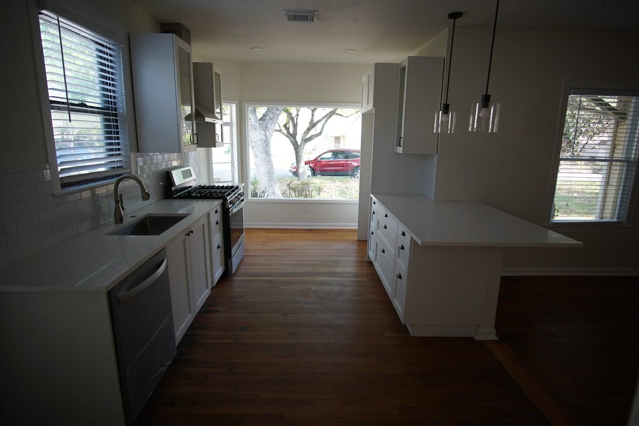 268 Lovera Blvd #NA - Photo 3 of 28