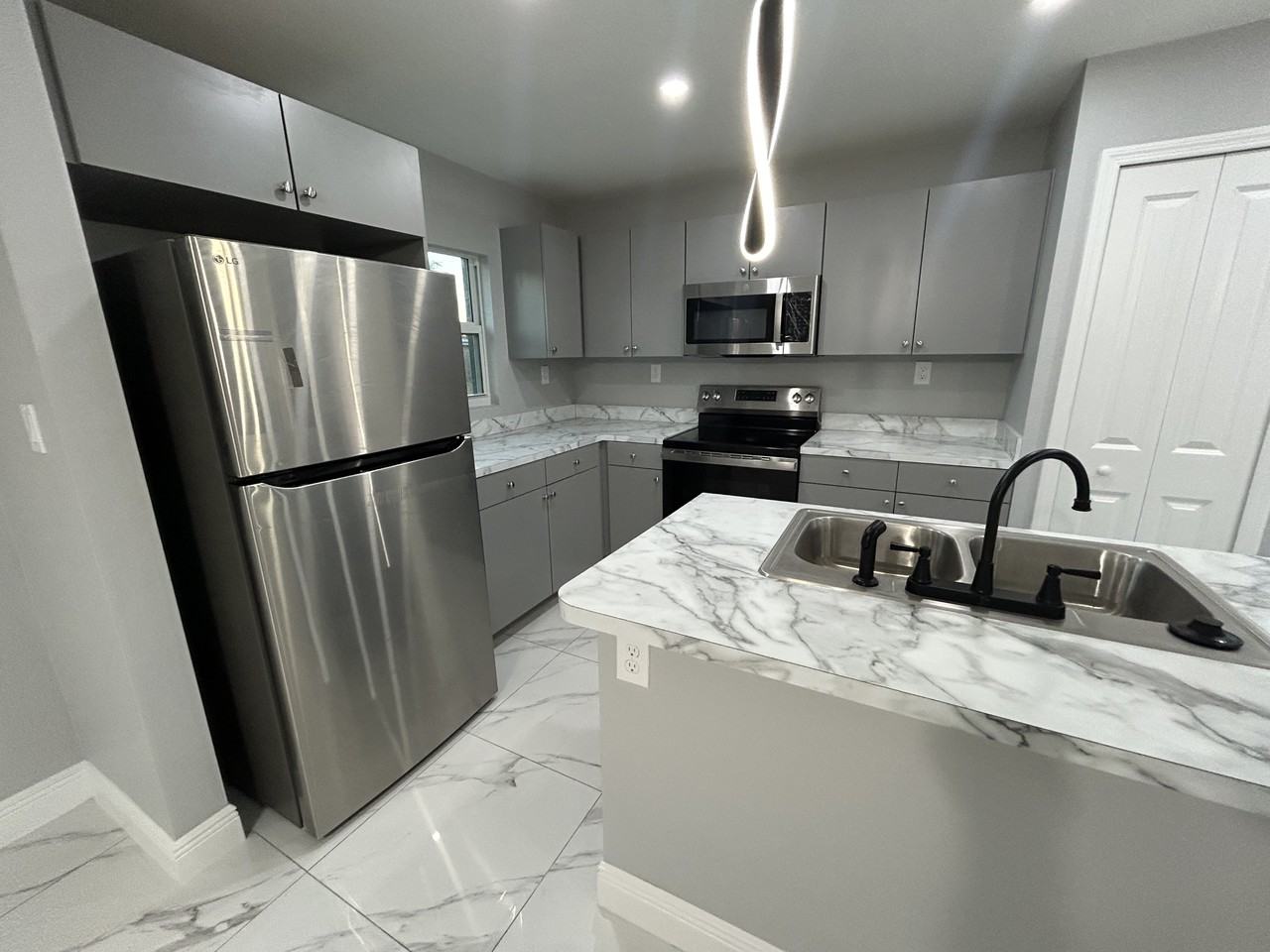 1512 Lura Ave #NA - Photo 2 of 19