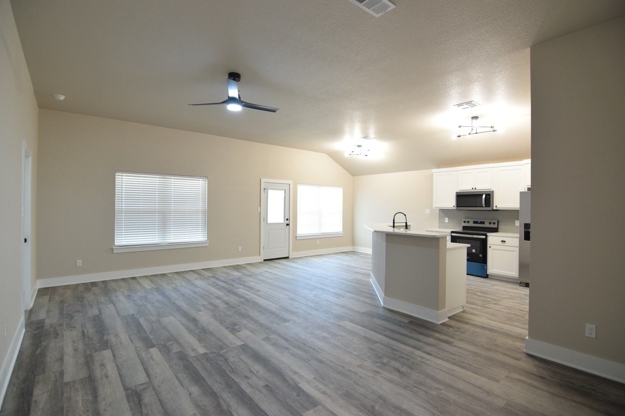 7920 Bridgepointe Dr #NA - Photo 5 of 13