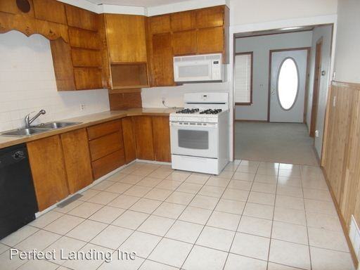 110 N 1st Ave - Photo 3 of 8