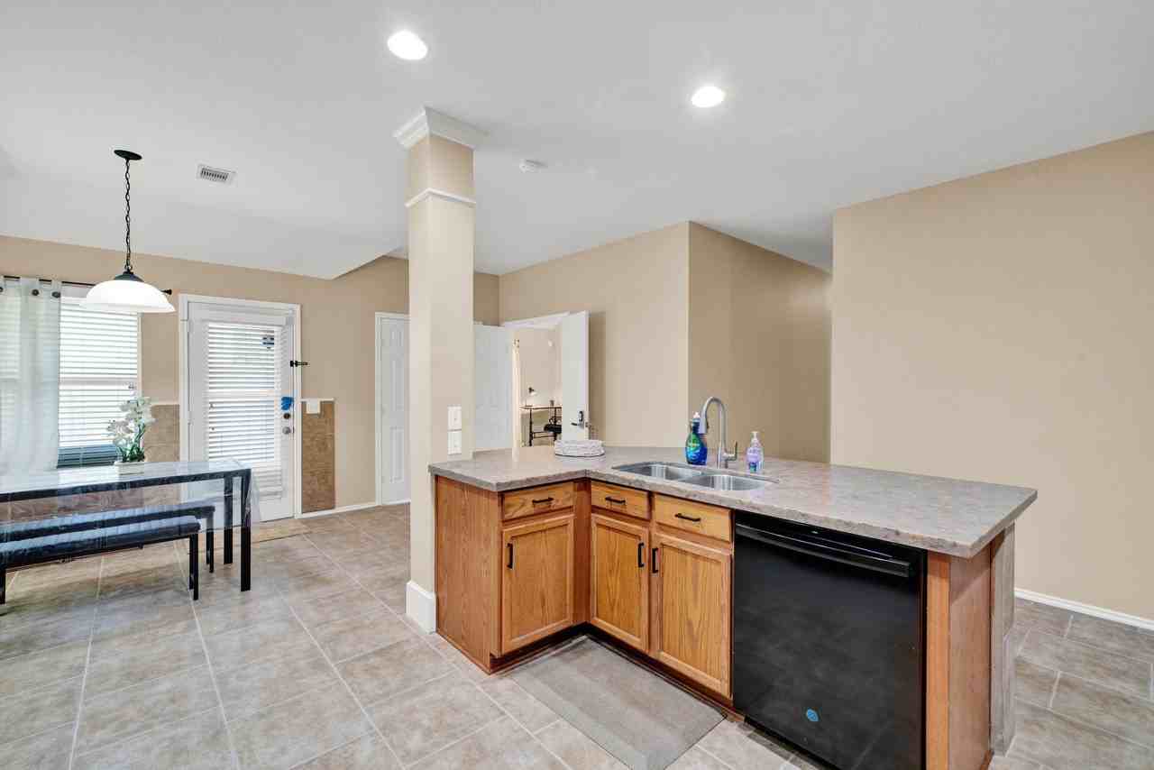 Darby Brook Dr - Photo 4 of 8