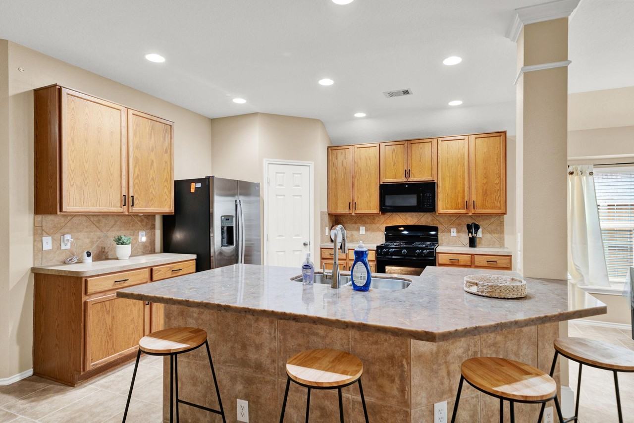 Darby Brook Dr - Photo 6 of 8