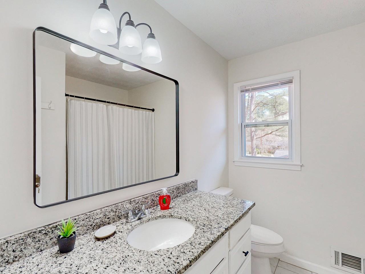 Sunnyford Ln - Photo 5 of 10