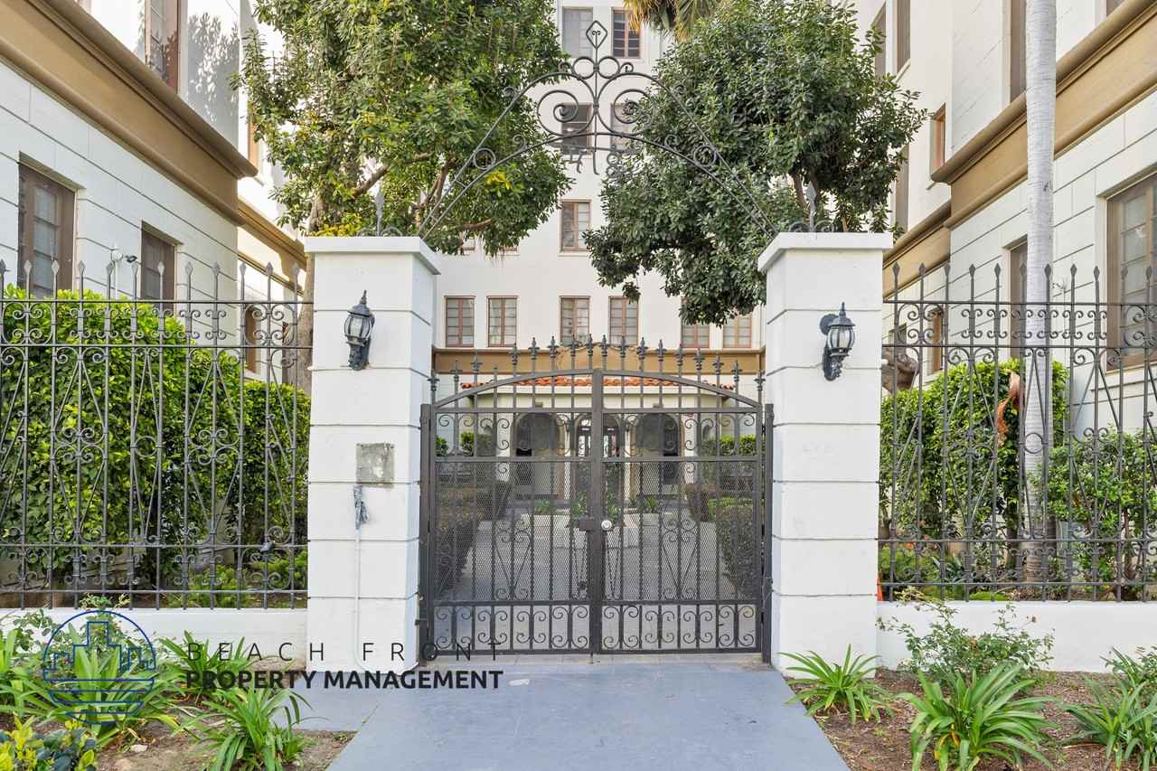 418 S. Normandie Ave. - Photo 4 of 20