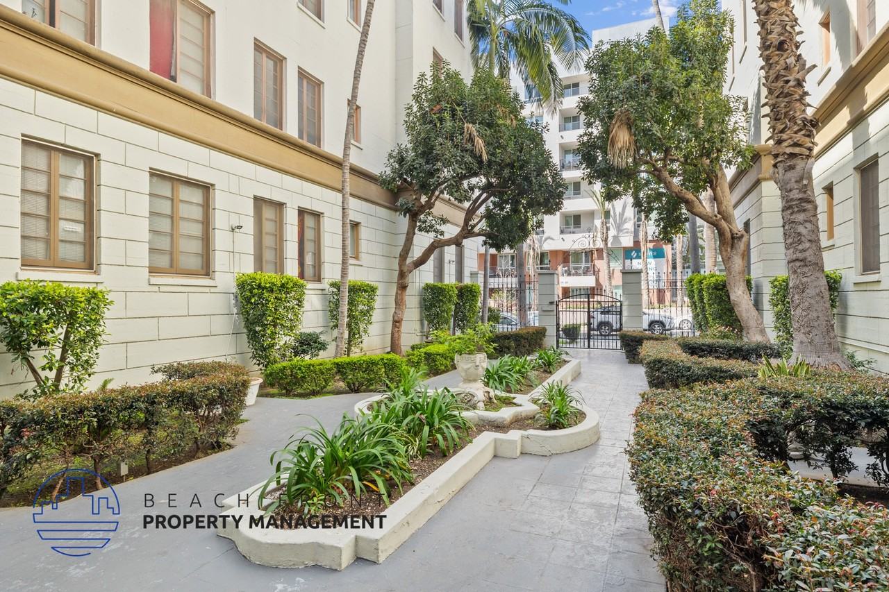 418 S. Normandie Ave. - Photo 6 of 20