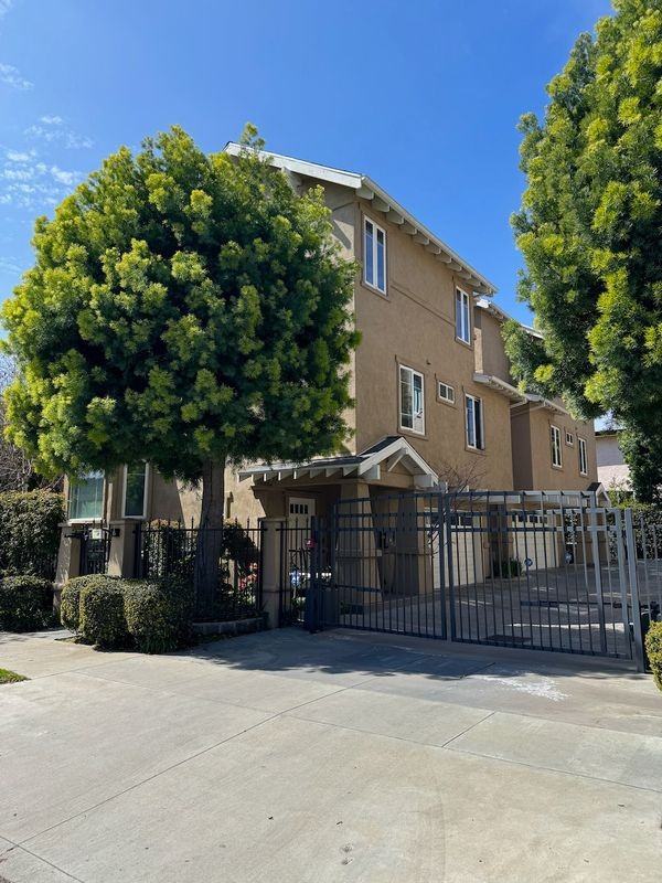 4365 Troost Ave - Photo 3 of 24