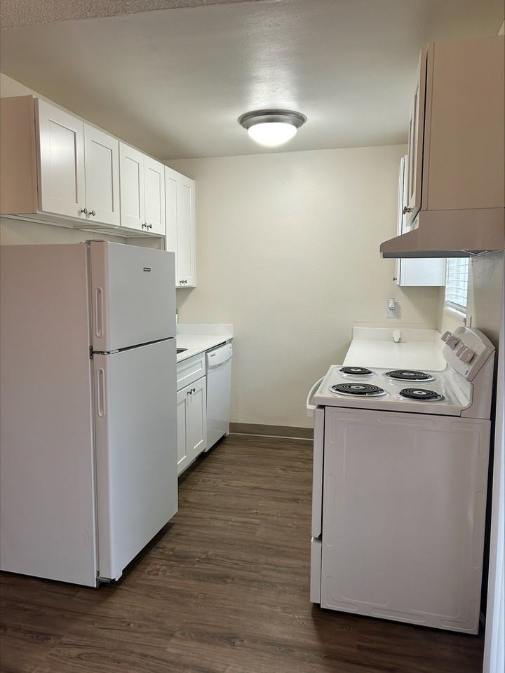 Mt. Pleasant Apartments - Photo 7 of 29