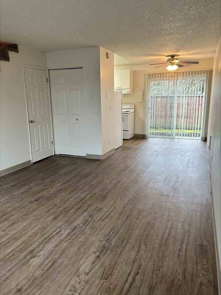 Mt. Pleasant Apartments - Photo 3 of 29