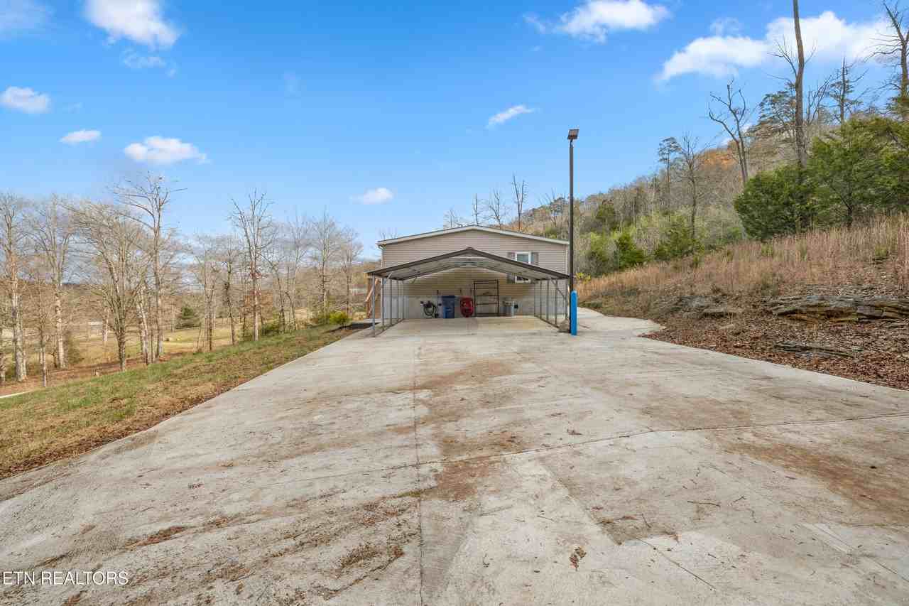 150 E Raccoon Valley Dr - Photo 2 of 28