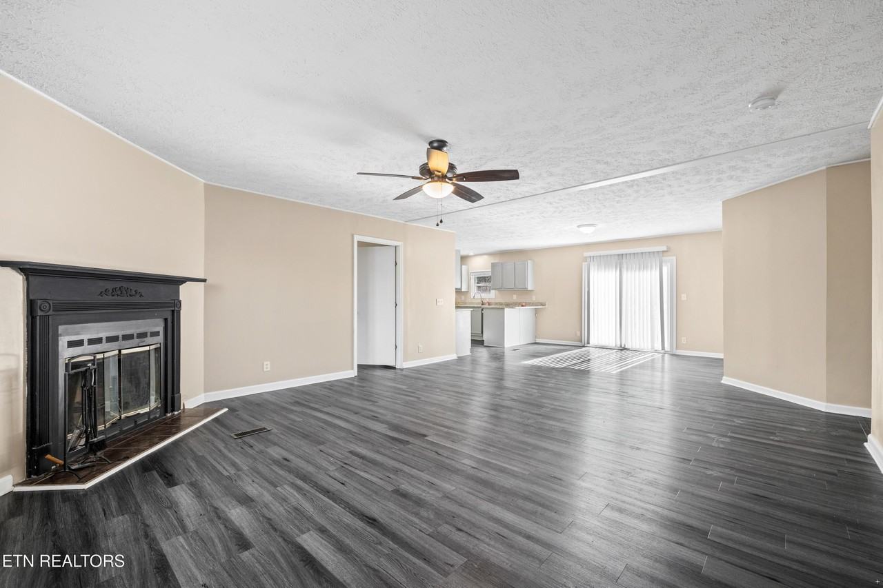 150 E Raccoon Valley Dr - Photo 4 of 28