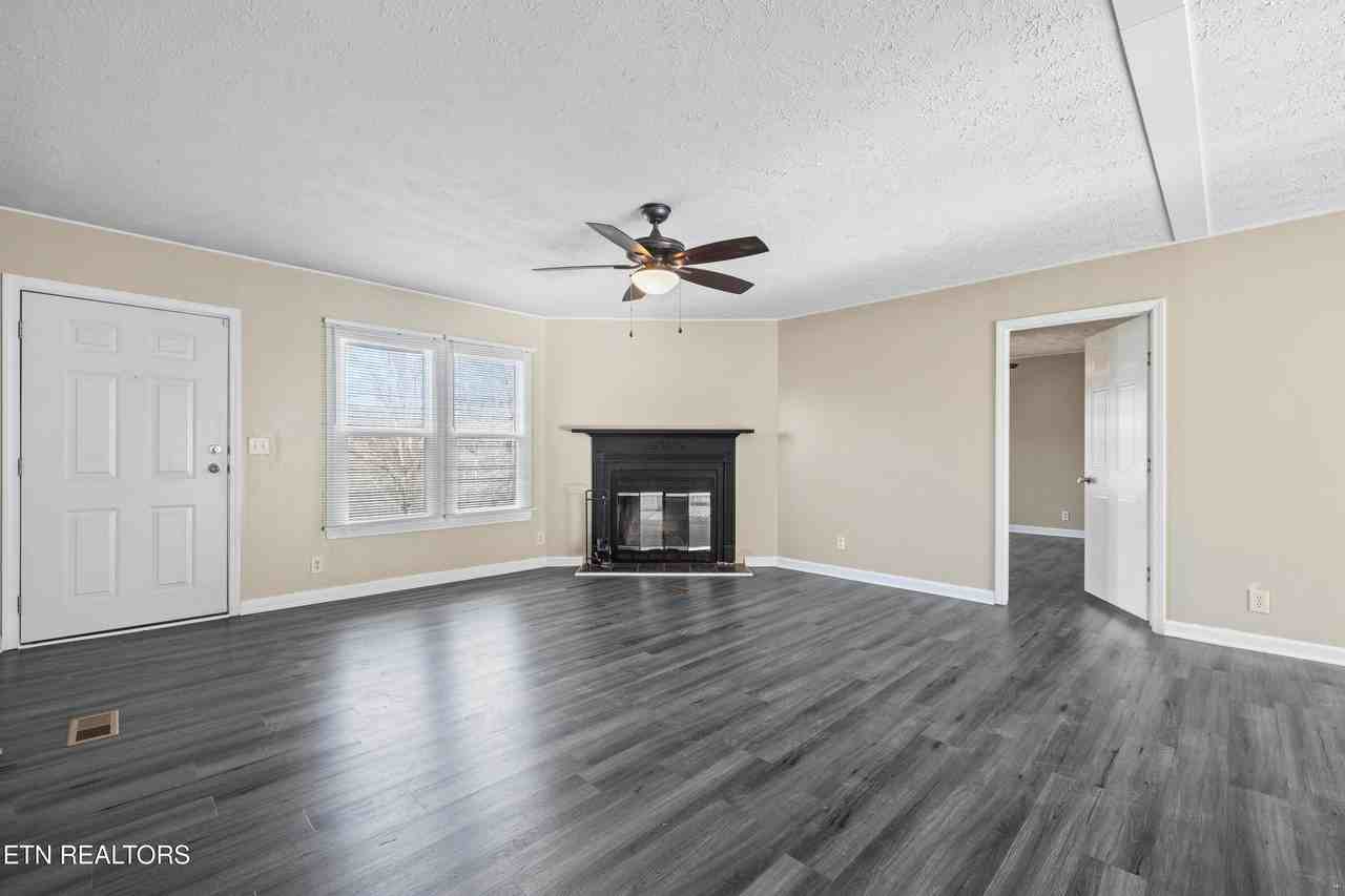 150 E Raccoon Valley Dr - Photo 5 of 28