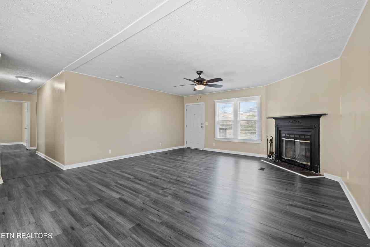 150 E Raccoon Valley Dr - Photo 6 of 28