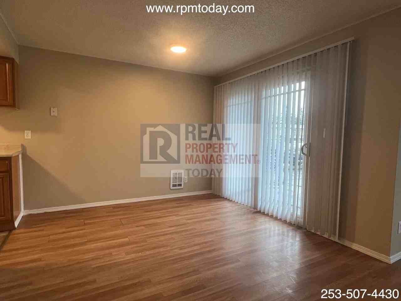 4024 S Lawrence St #B - Photo 3 of 10