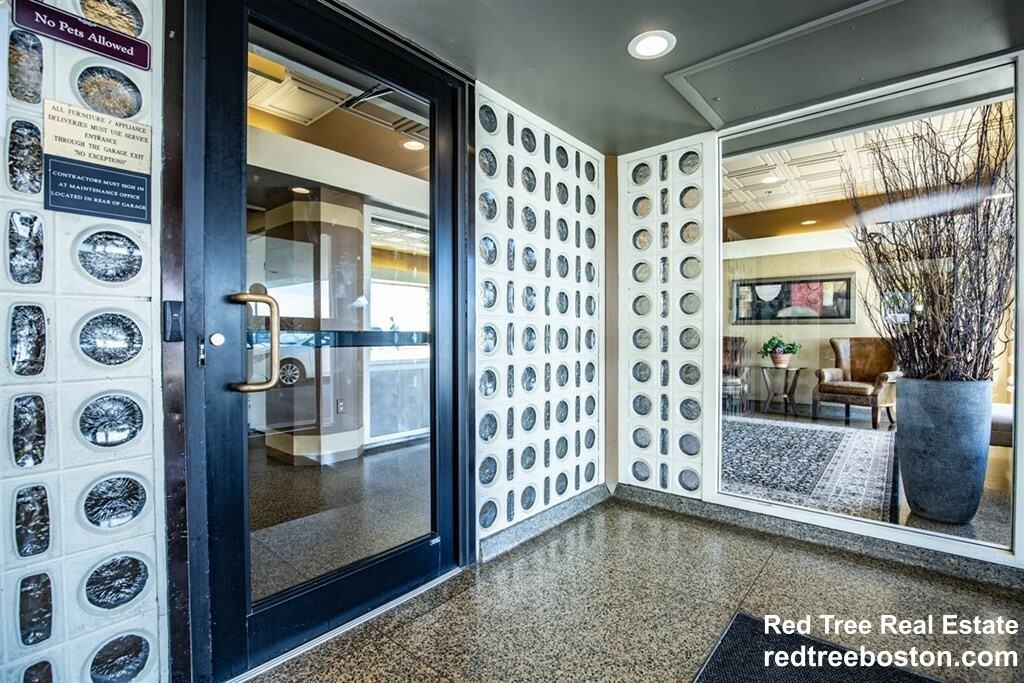 300 Lynn Shore Dr #306 - Photo 2 of 23