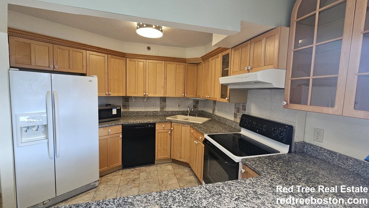 300 Lynn Shore Dr #306 - Photo 4 of 23