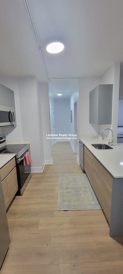 1357 Estes Avenue #O1 - Photo 2 of 11