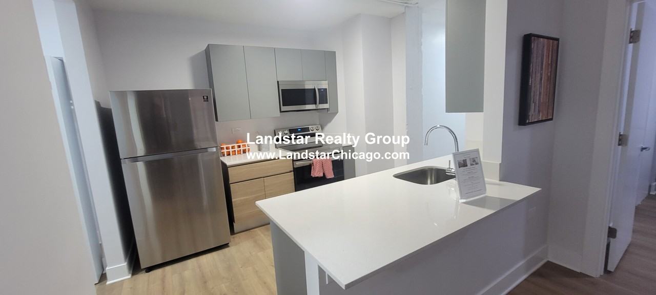 1357 Estes Avenue #O1 - Photo 4 of 11