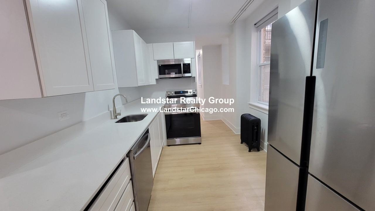 1359 W Estes Ave #4S - Photo 2 of 14