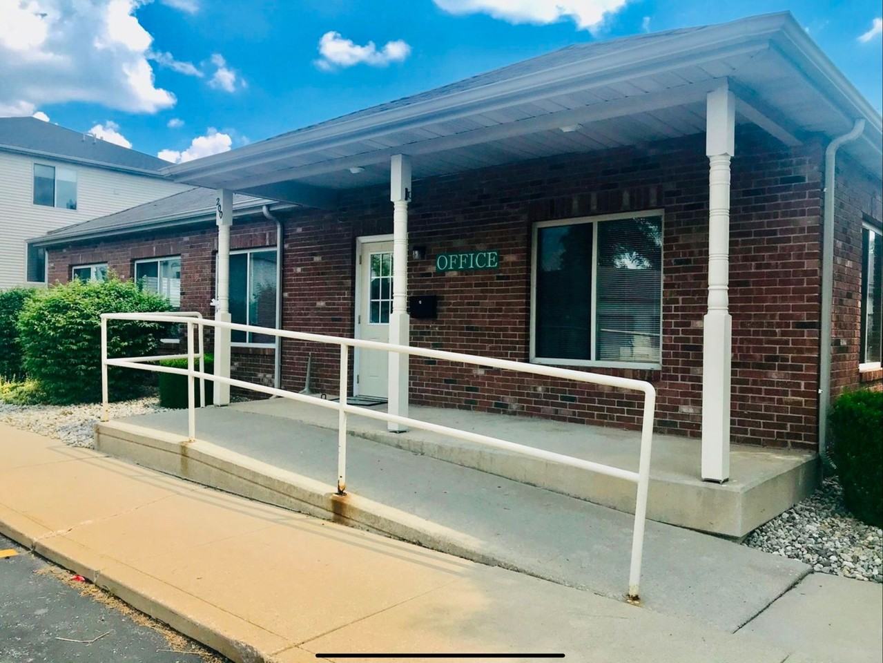 Lakeland Villa Apartments - Photo 3 of 38