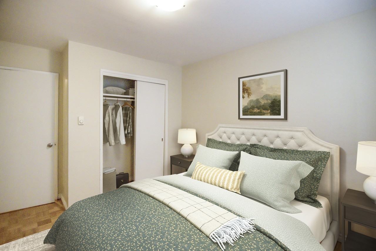 275 Midwinter Avenue - Photo 3 of 5