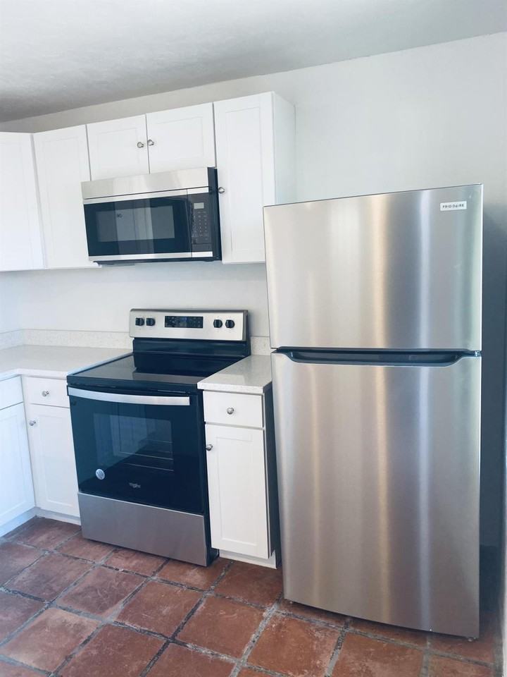 124 East Jacinto Street - Photo 3 of 4