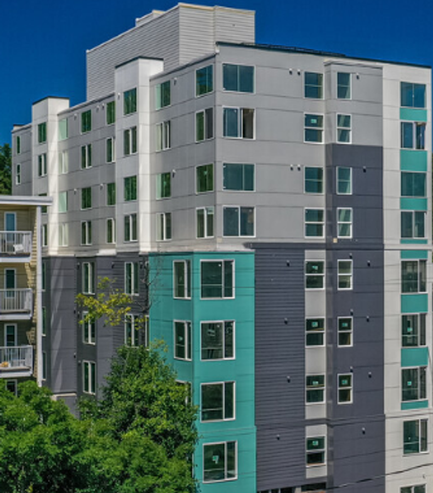 Bode Luna Park - Photo 2 of 2