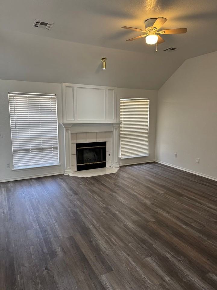 2916 Glasgow Dr - Photo 4 of 13