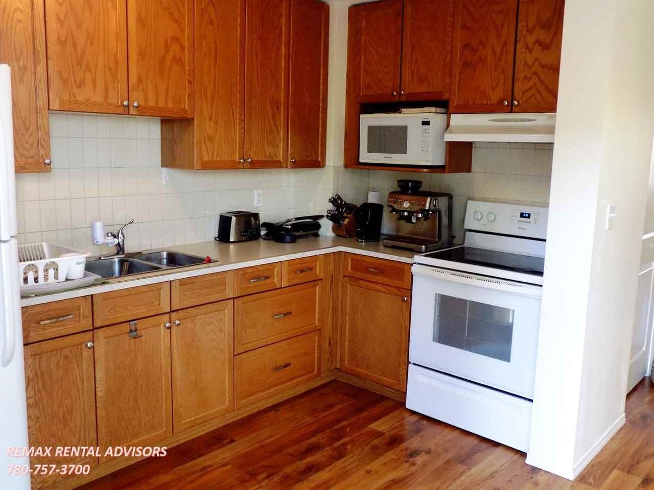 9505 184 St Nw - Photo 3 of 19