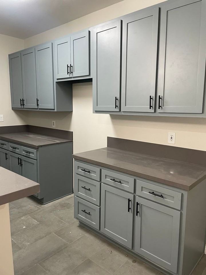 Hawthorne Regency Apartments - Photo 2 of 23