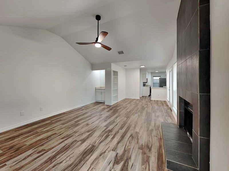 1404 Las Jardines Ct - Photo 2 of 17