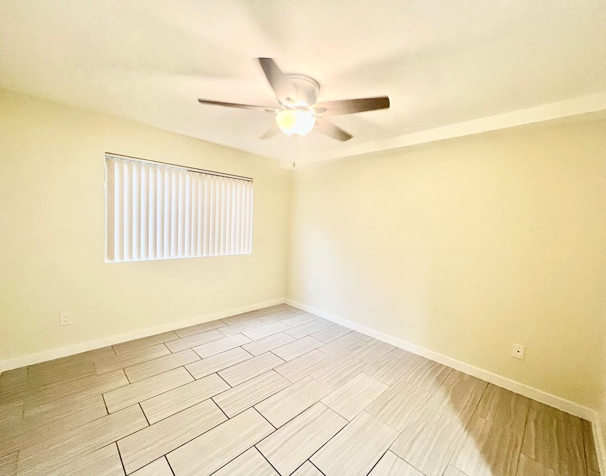 820 Glenoaks Apartments - Photo 5 of 15