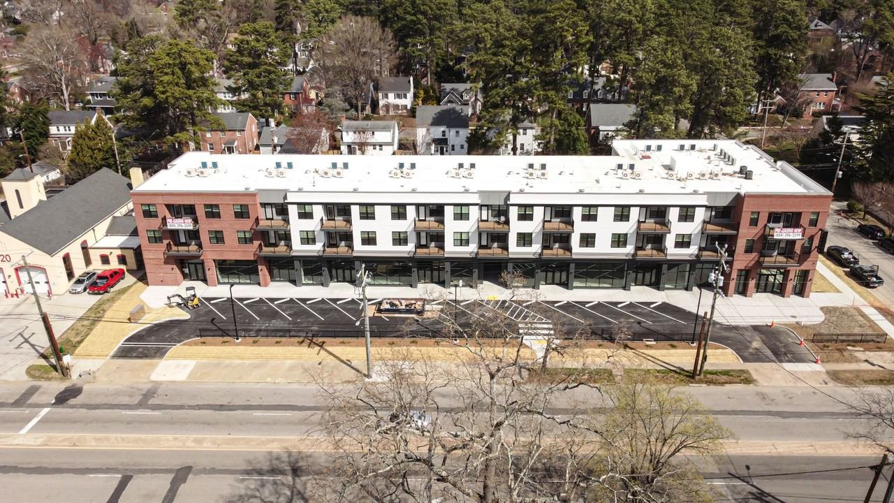 Evelyn - Photo 6 of 50