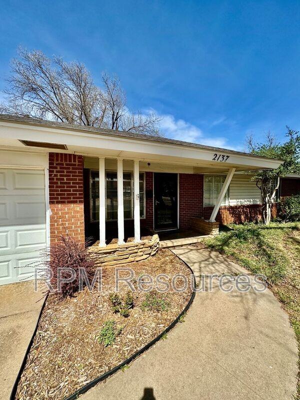 2137 Barclay Rd - Photo 5 of 23