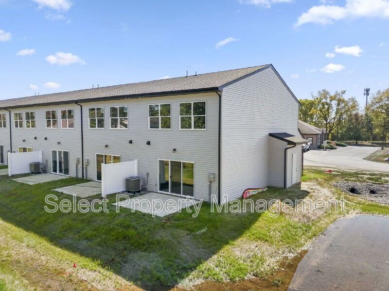 7077 Homestead Rd - Photo 7 of 41