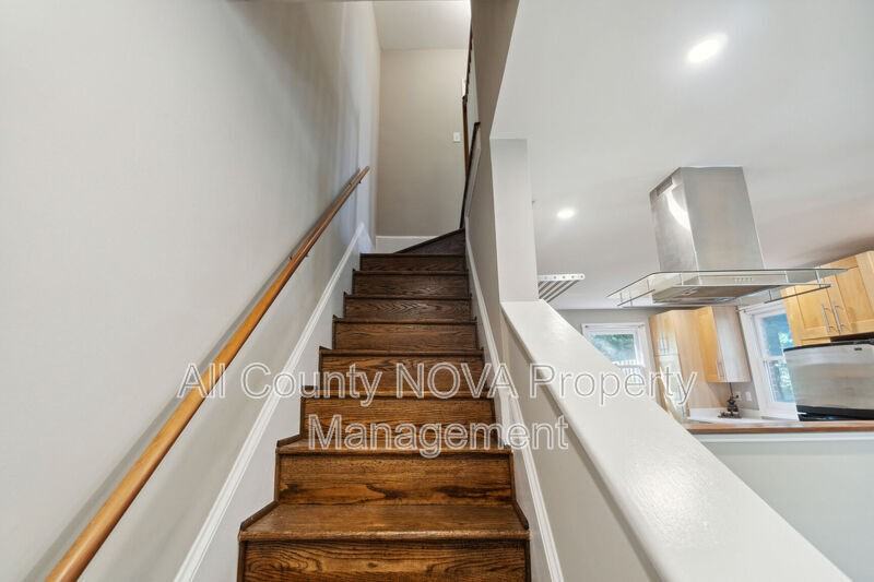 6982 Fairfax Dr - Photo 2 of 37