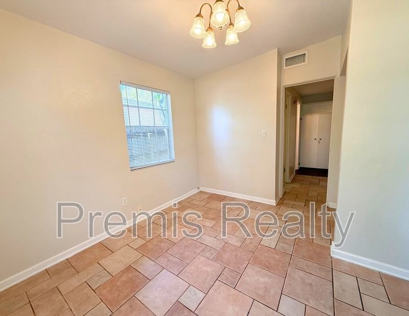 1872 Mckinley St - Photo 6 of 35