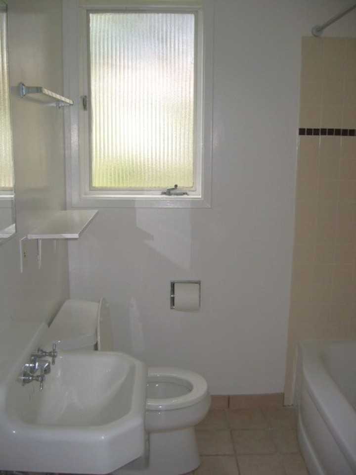 2525 Le Conte Ave #9 - Photo 5 of 8