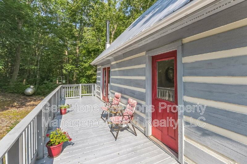 1707 Sugar Ridge Rd - Photo 3 of 29