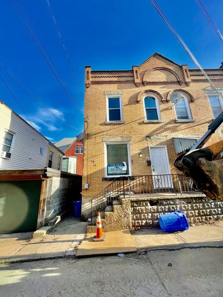 2 Edith Pl - Photo 2 of 27