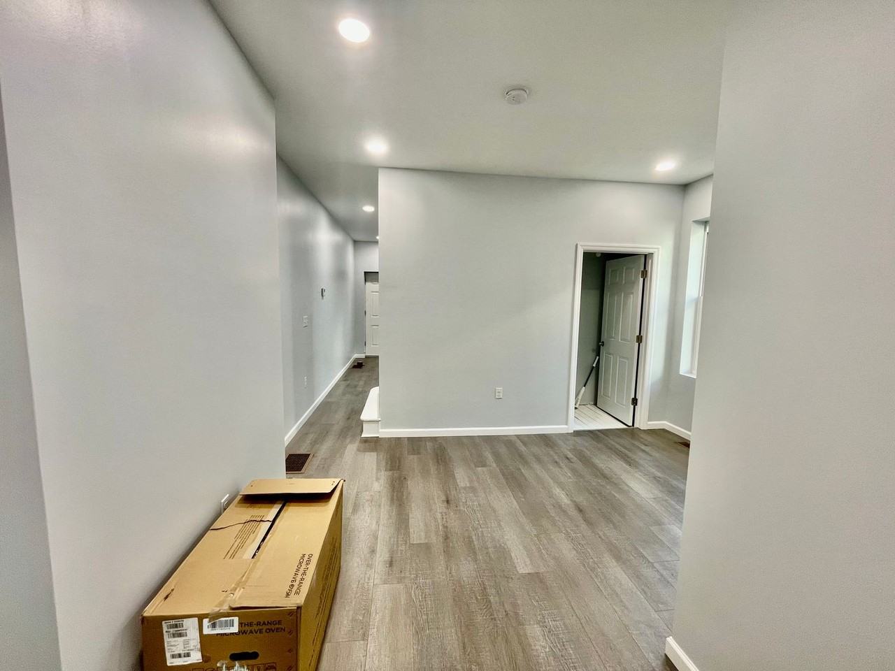 2 Edith Pl - Photo 5 of 27