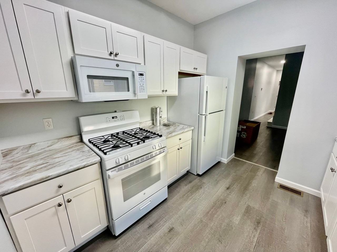 2 Edith Pl - Photo 7 of 26