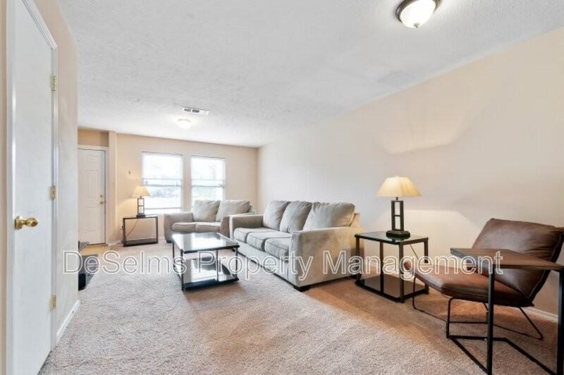 1204 Parkstone Ln - Photo 3 of 17