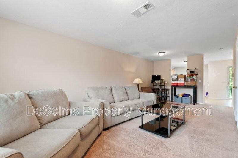 1204 Parkstone Ln - Photo 4 of 17