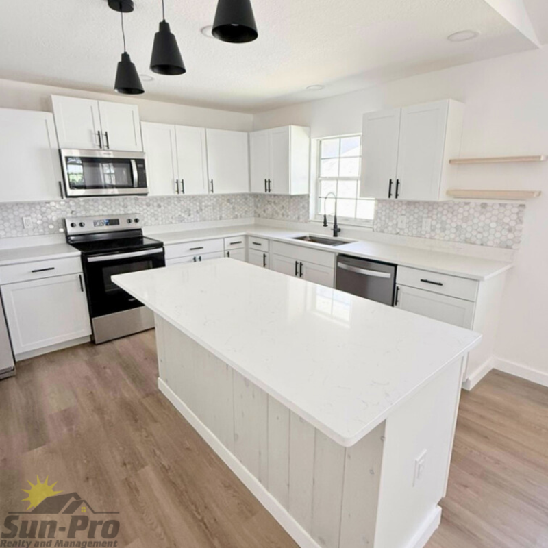 2822 Brookline Ave - Photo 3 of 6