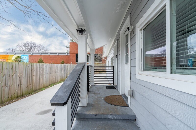 871 Welch St Sw #A - Photo 5 of 20