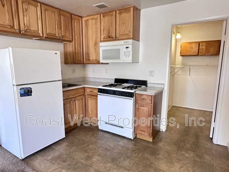3563 Roosevelt St #F - Photo 2 of 13