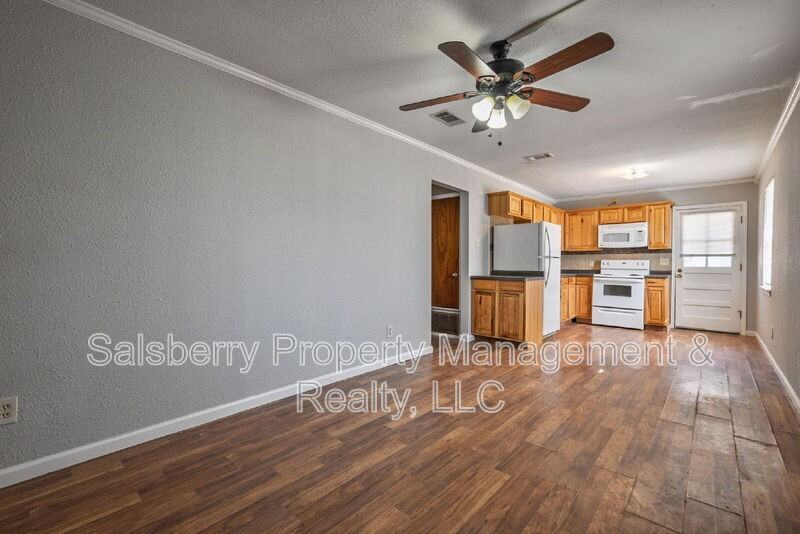 1211 Nw 3rd Ave - Photo 3 of 11