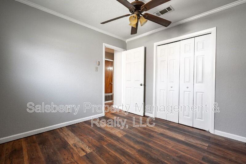 1211 Nw 3rd Ave - Photo 6 of 11