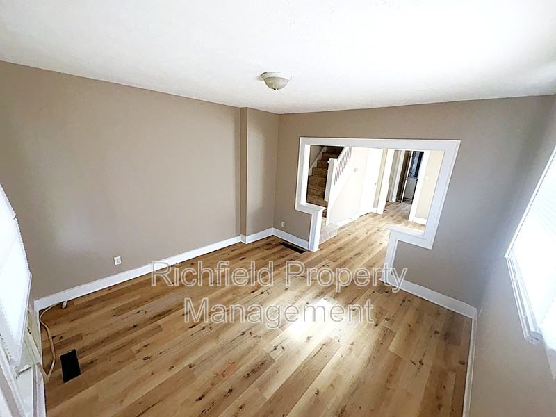 1723 Laurel St - Photo 6 of 21